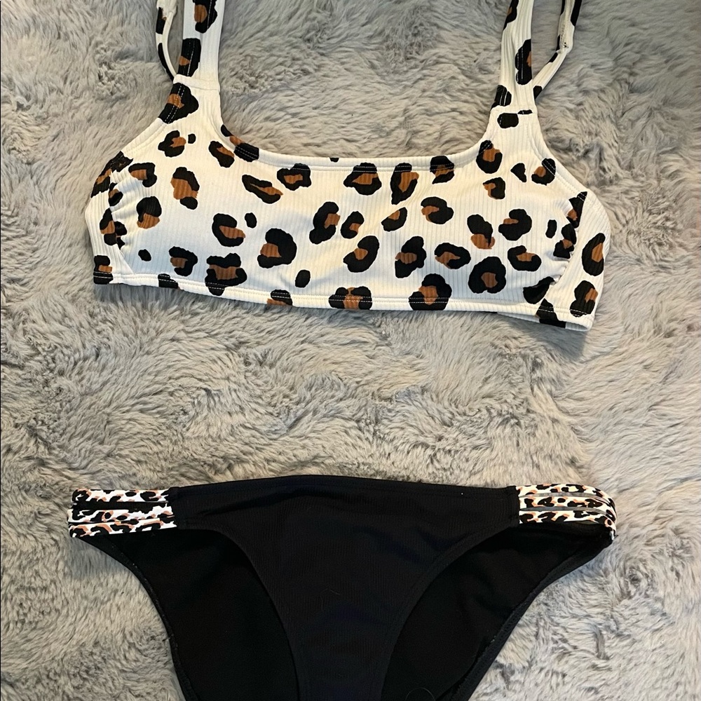 SUPER CUTE leopard print bikini!!!